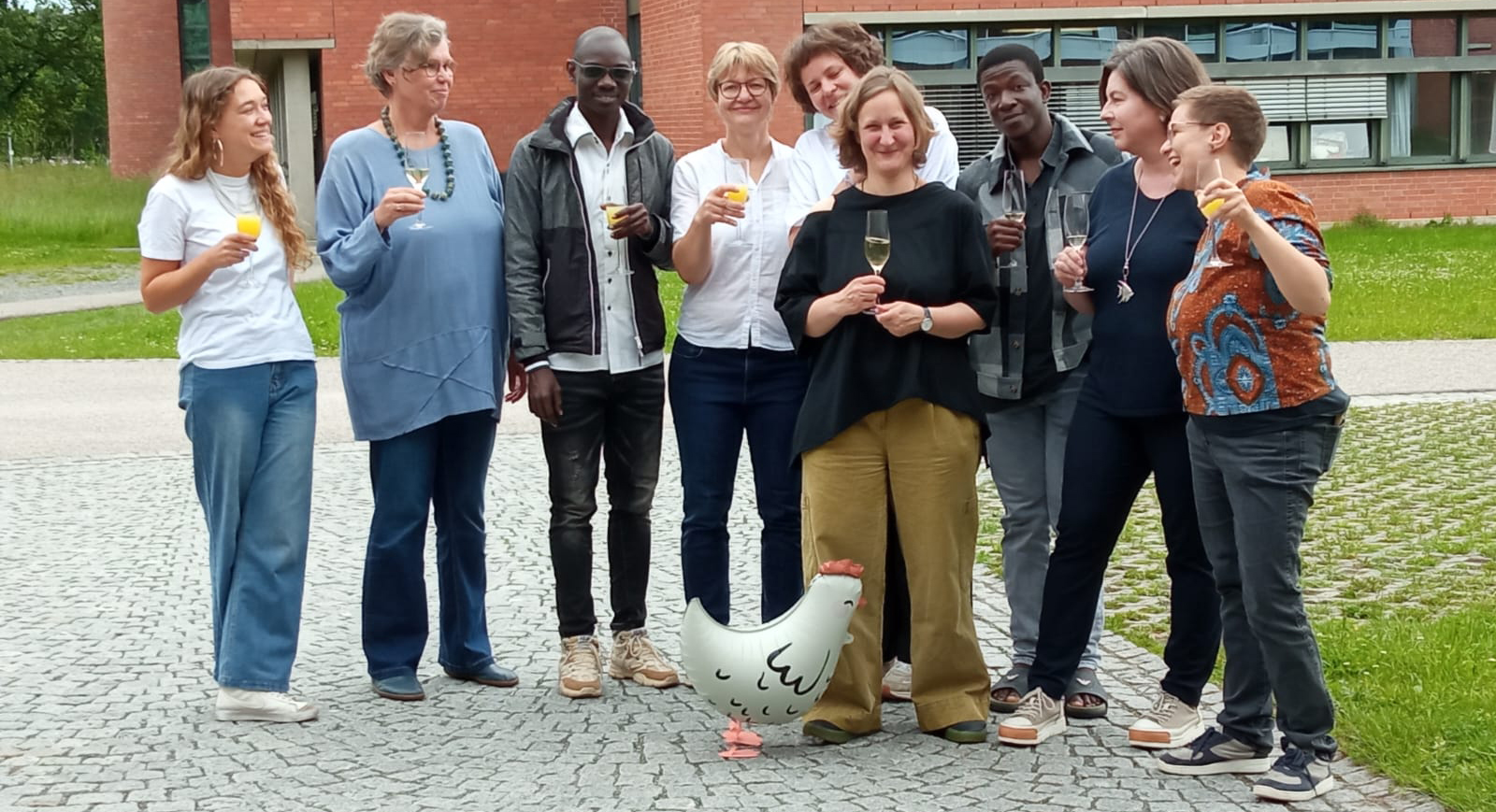 Gruppenbild vor dem GW II Team Sozialanthropologie